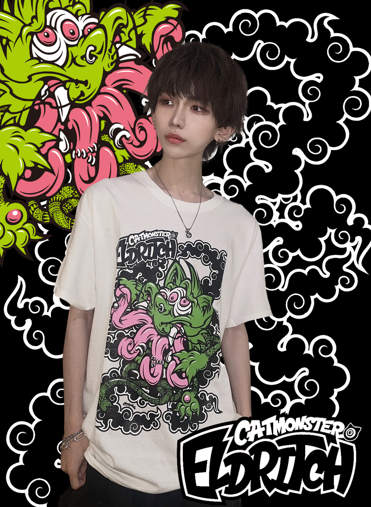 【ELDRITCH CAT】T-shirtsの商品着用画像